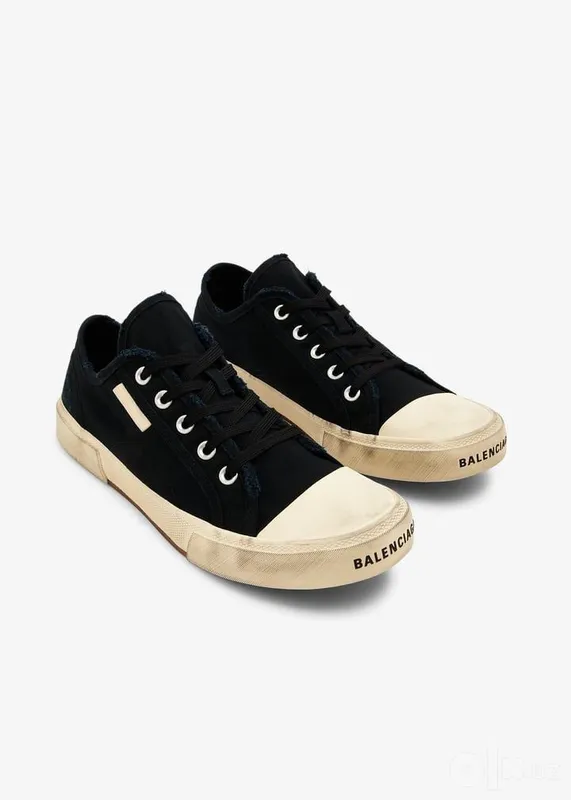 Balenciaga paris. Balenciaga paris.