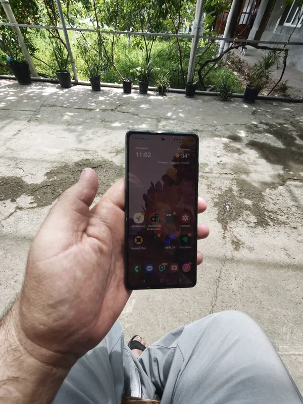 Продам не спеша свой телефон Samsung s20 fe
