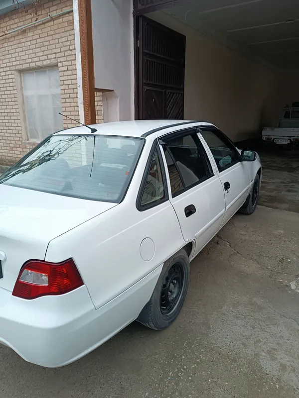 Chevrolet Nexia 2 donc 1.6 — фото 1