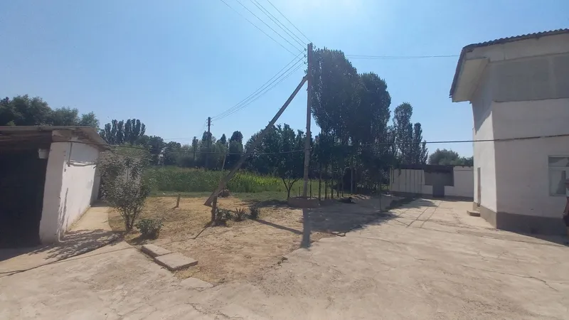 Hovli uy sotiladi srochna !! 3 Hovli uy sotiladi srochna !! 3