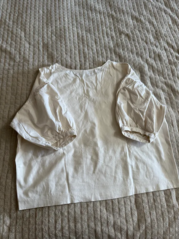 Uniqlo молочкая кофта 2 Uniqlo молочкая кофта 2