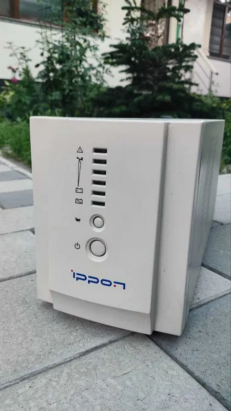 ИБП Ippon Smart Power Pro 1400 2 ИБП Ippon Smart Power Pro 1400 2