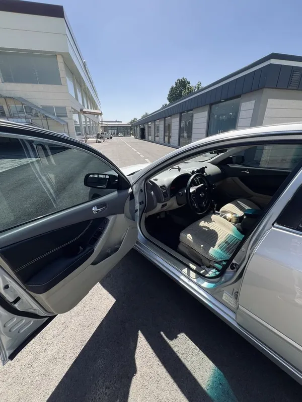Nissan Altima Srochna sotiladi Metan gaz Gen bor naxtka — фото 3