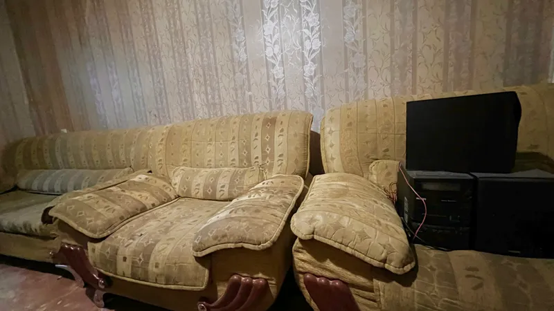 БЕСПЛАТНО диван и 2 кресла б/у 4