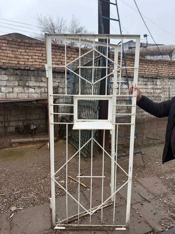 Eshik temir reshotkali 1 Eshik temir reshotkali 1
