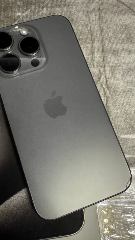 iPhone 15 Pro 256 ГБ, титан, две SIM-карты 4 iPhone 15 Pro 256 ГБ, титан, две SIM-карты 4