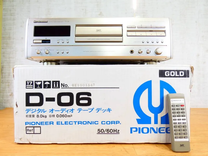 Pioneer D-06. DAT дека.