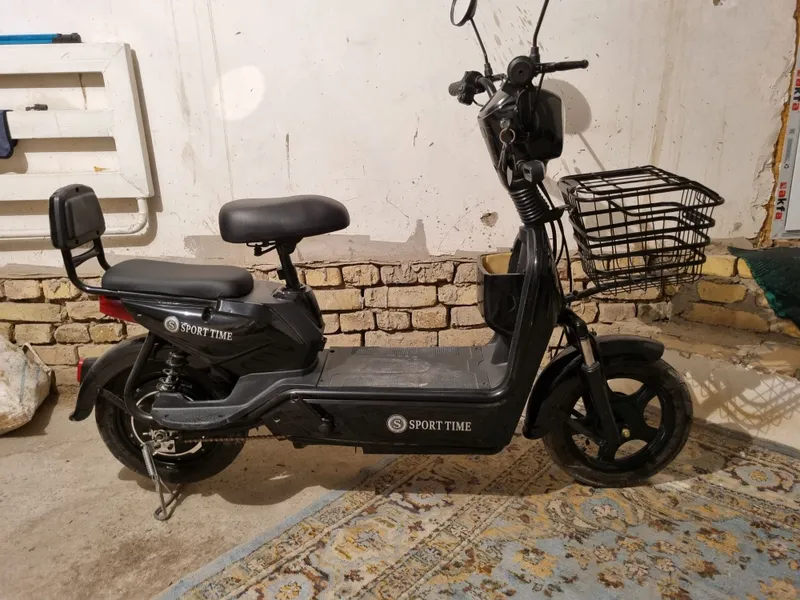 Moped Elektro skuter 1 Moped Elektro skuter 1