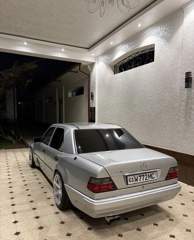 Продаётся W124 E500 4 Продаётся W124 E500 4