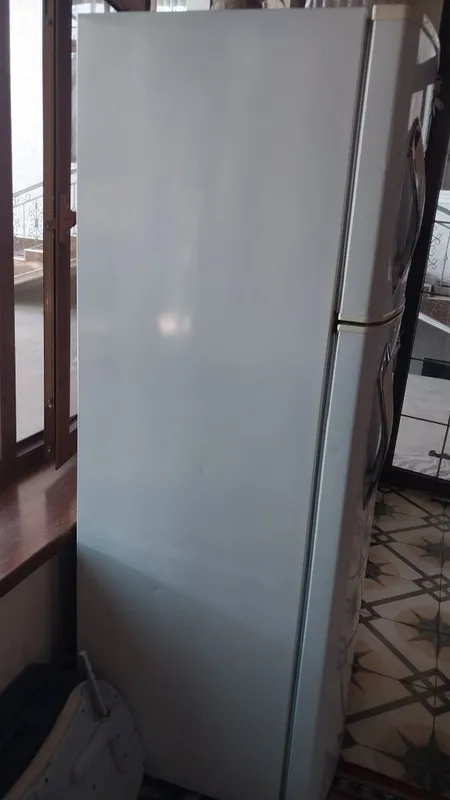 Холодильник LG сотилади 2