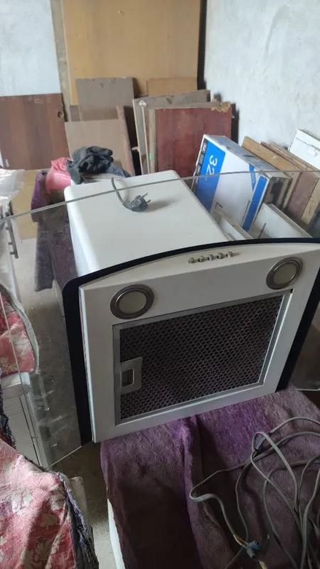3ta televizor va 1ta vitechka 8 3ta televizor va 1ta vitechka 8