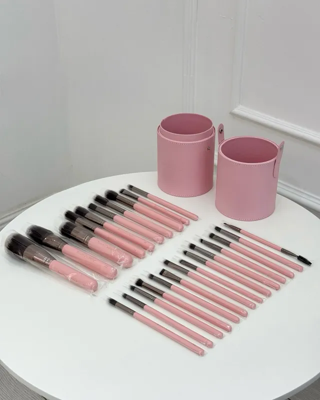 Beauty Creations набор кистей (24 шт.) Beauty Creations набор кистей (24 шт.)