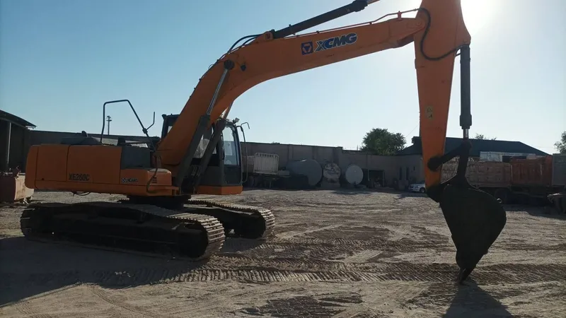 Экскаватор XCMG XE260C 2 Экскаватор XCMG XE260C 2