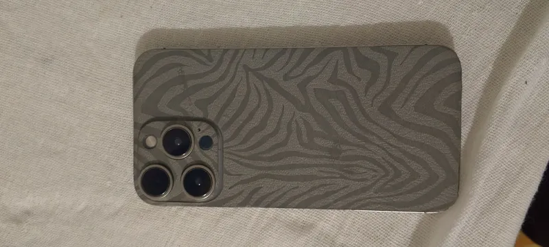 iPhone XR 256GB / 15 Pro korpus / 87% / — фото 1