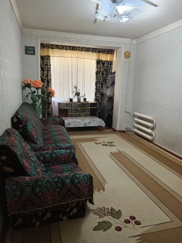 Zarafshon shahri 3 mkr 3-dom 6-kvartira uy holati yaxshi, 1-etajda 1