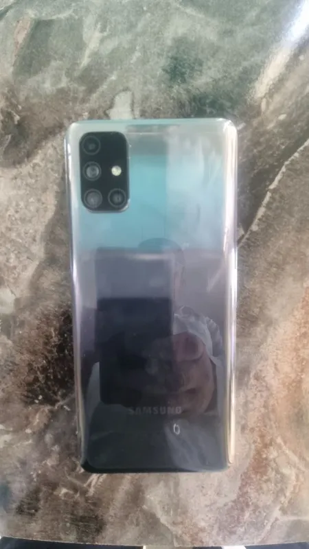 Samsung M31s biz despliya