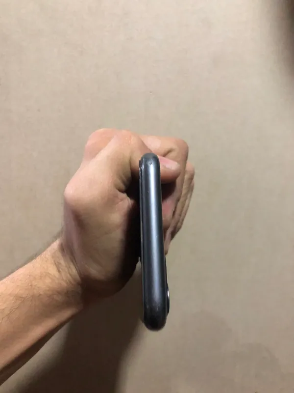 iPhone 11 4