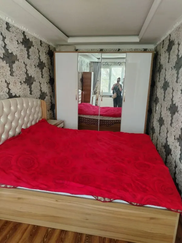 Чирчик аренда 2 ком квартира в 3 мкр 4 этаж