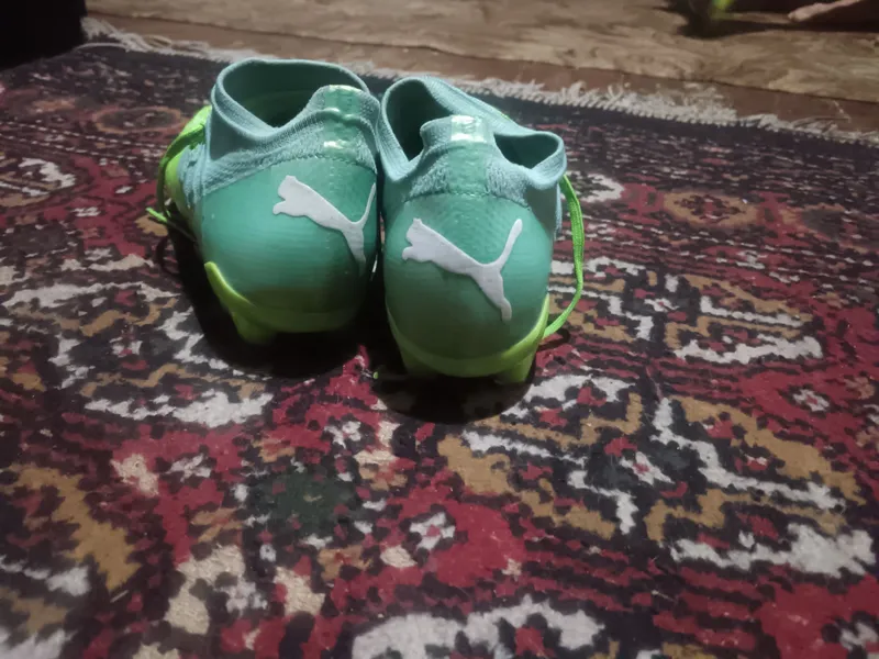 Бутцы ходил в них 3-4 раз 39 размер Puma хороший 1 Бутцы ходил в них 3-4 раз 39 размер Puma хороший 1