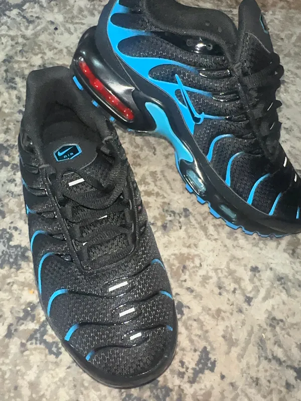 Nike krasofka yengi 300 000 2 Nike krasofka yengi 300 000 2