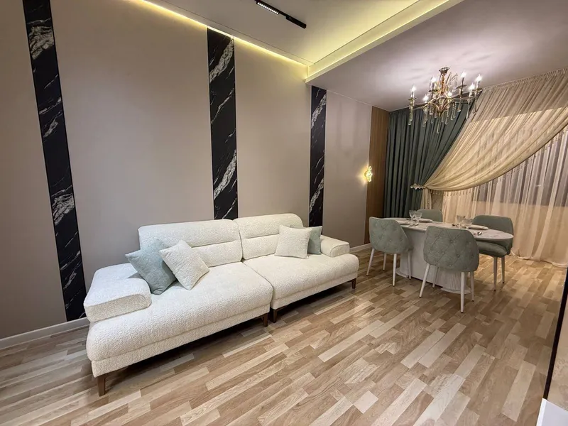 Продаётся 2х +  2комнатная по 1200м.кв
