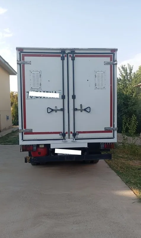 Isuzu, 2017 год, шины новые 1 Isuzu, 2017 год, шины новые 1