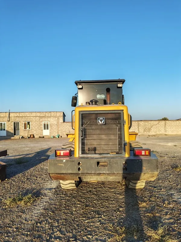 Pogruzchik 1.8 kub 4 Pogruzchik 1.8 kub 4