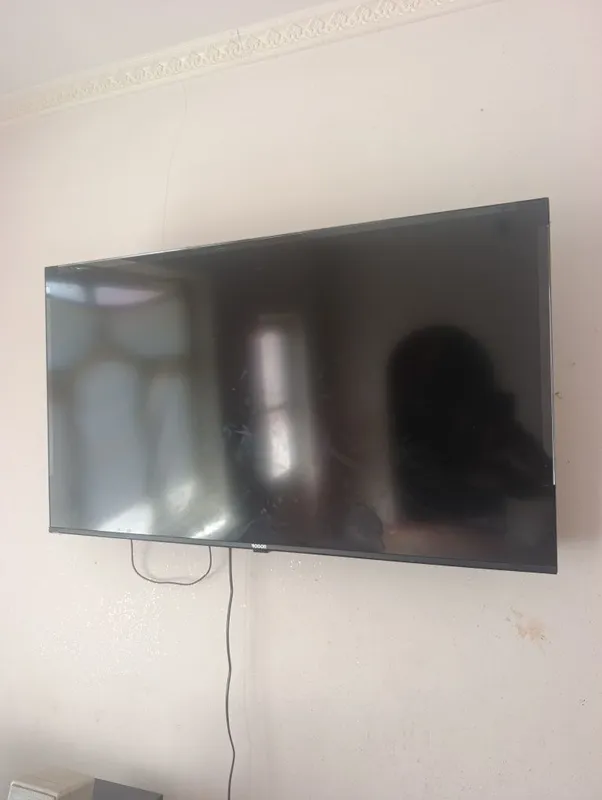 Roison tilivizor Led tv re 43 340 bl smart