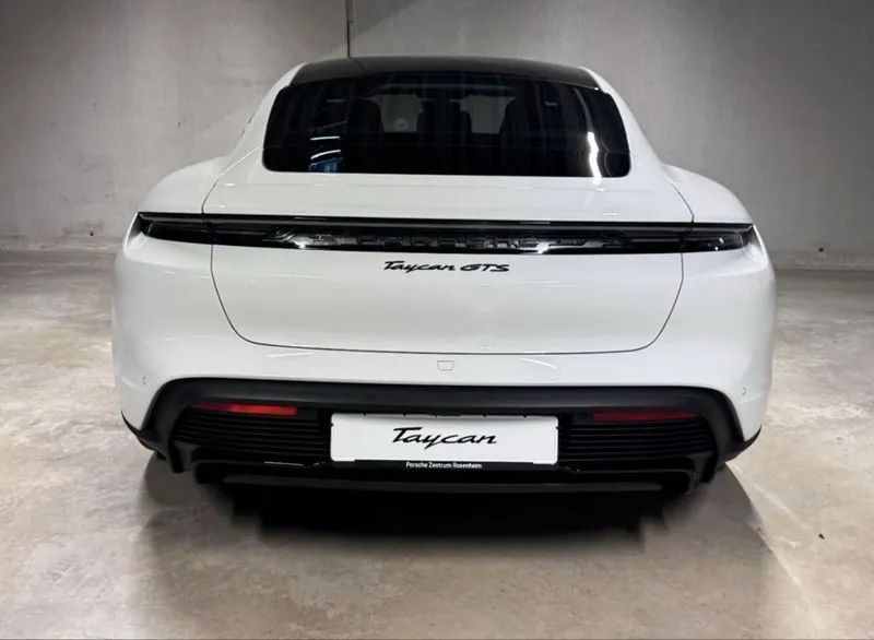 Porsche Taycan GTS 5 Porsche Taycan GTS 5