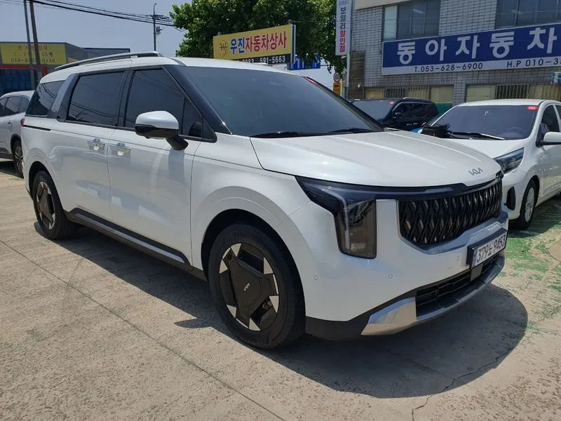 KIA Carnival Gibrid 3