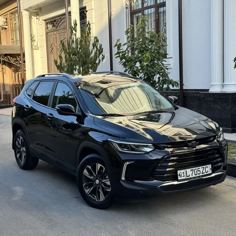 Tracker 2025 Premier plus 1 Tracker 2025 Premier plus 1
