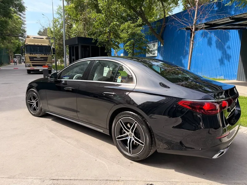 Yangi Mercedes Benz E300 AMG Line — фото 3