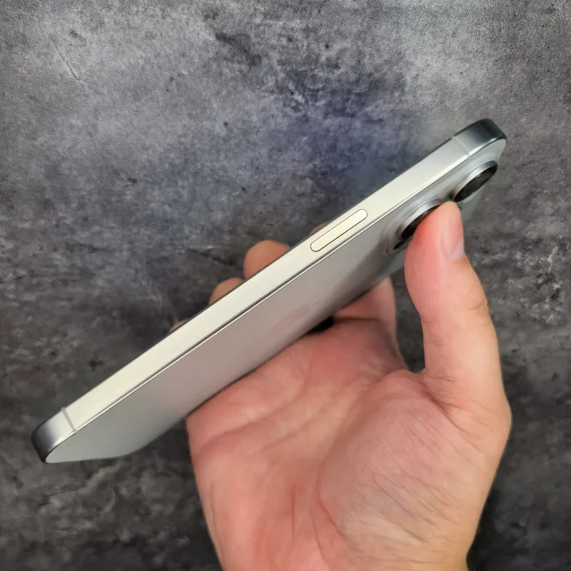 IPhone 15 Pro Max — фото 2