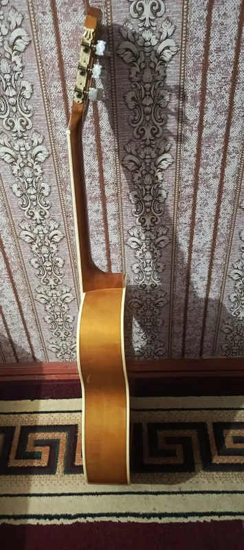 Срочно продаю гитару 3 Срочно продаю гитару 3