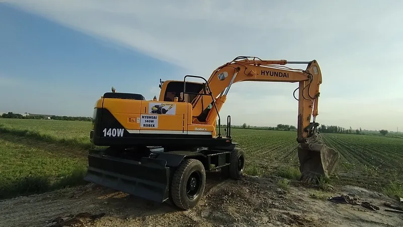 Hyundai 140 ekskavator 3