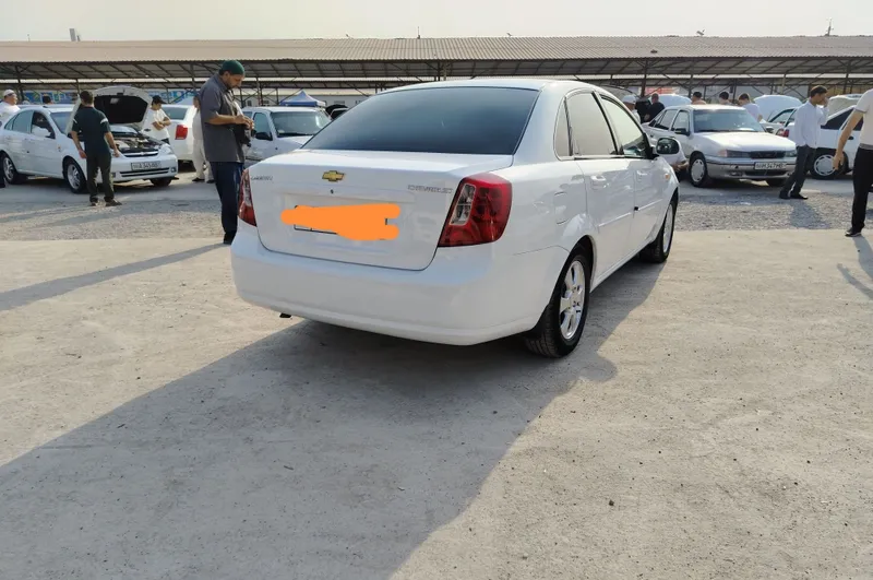 Продаётся Lacetti 1.8 2 Продаётся Lacetti 1.8 2