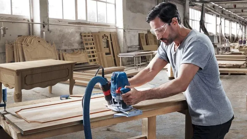 Фреза профессиональная BOSCH GOF-130 2 Фреза профессиональная BOSCH GOF-130 2