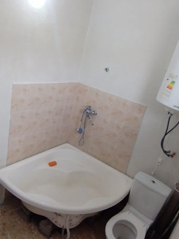 Arenda Mirzo ulug'bek tumani 3 xonali uy .400$ 1