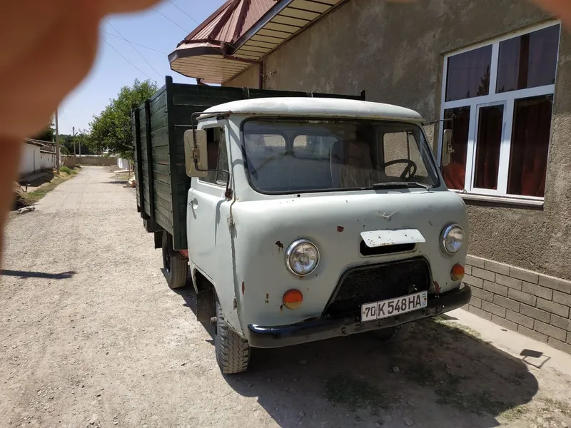 УАЗ бортовой 3303