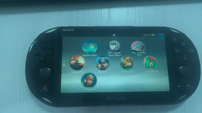 Playstation vita 2000 3