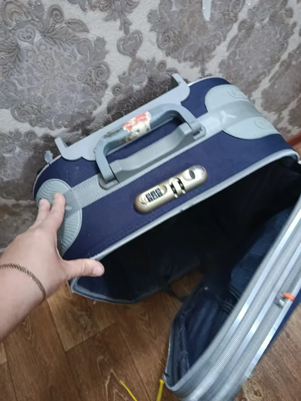 Чемодан б/у 50тыс окончательно 2 Чемодан б/у 50тыс окончательно 2