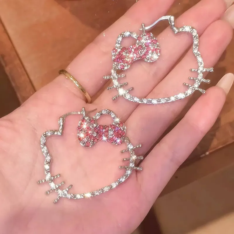 Шикарные сережки с мордашкой Хэллоу Китти 6 Шикарные сережки с мордашкой Хэллоу Китти 6