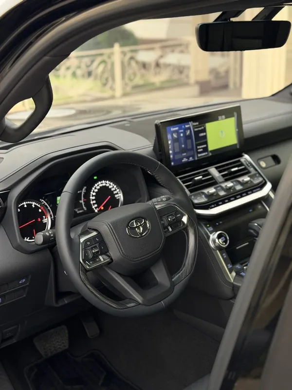 Toyota land cruiser 300 — фото 3