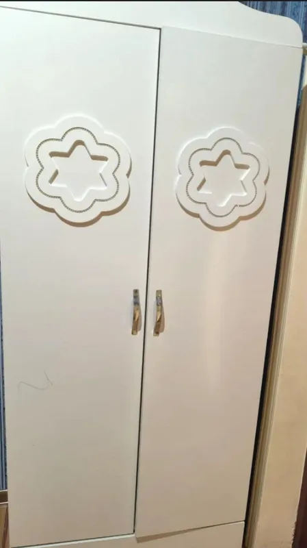 1 стенка, 1 трюмо, 1 детский шкаф, 1 кровать 3 1 стенка, 1 трюмо, 1 детский шкаф, 1 кровать 3