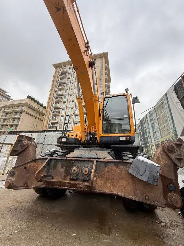 Продается экскаватор Hyundai 210 1