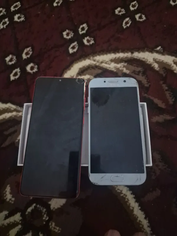 Samsung s20 + samsung A 5 2017 madeli 1 Samsung s20 + samsung A 5 2017 madeli 1