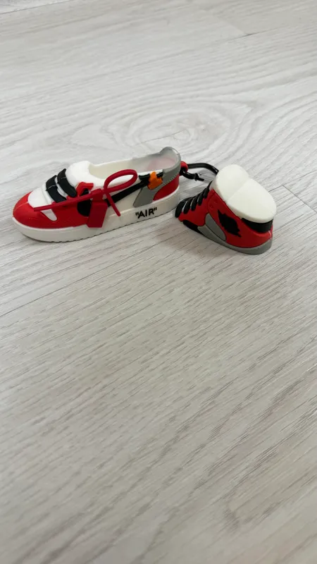Кейс в виде кроссовка для AirPods 3 — фото 2