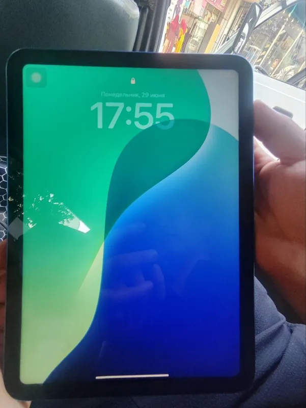 Ipad  pro 14 , 10 th generation  64 Gb 90% yomks 1