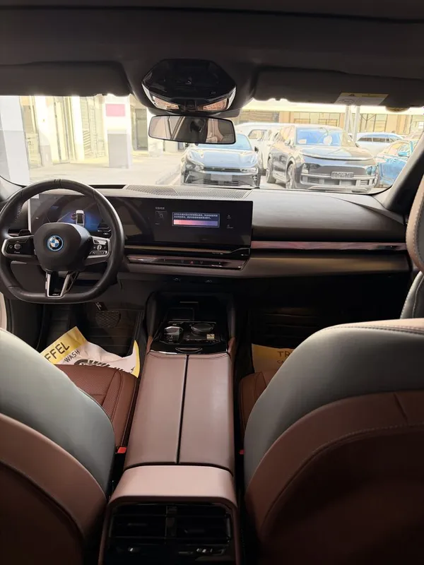 Bmw i5 40L M Sport 2