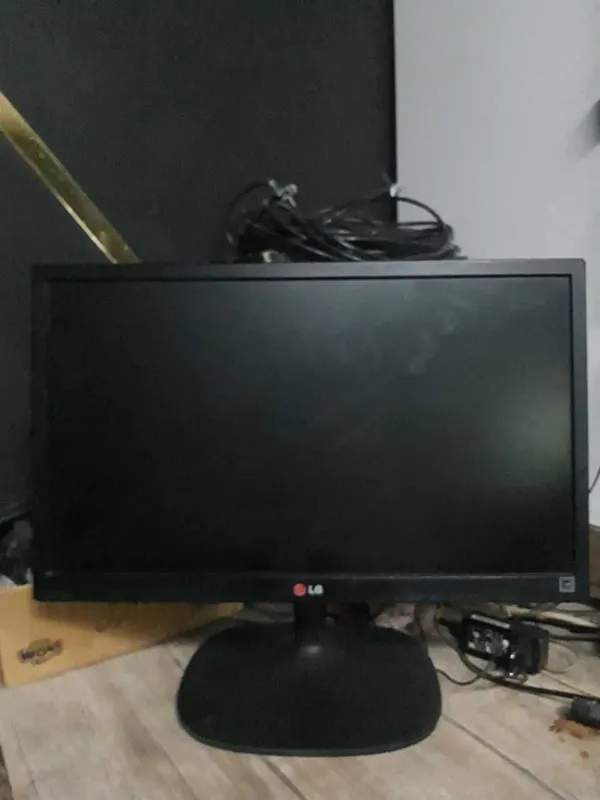 Monitorlar sotiladi 22dyum 1
